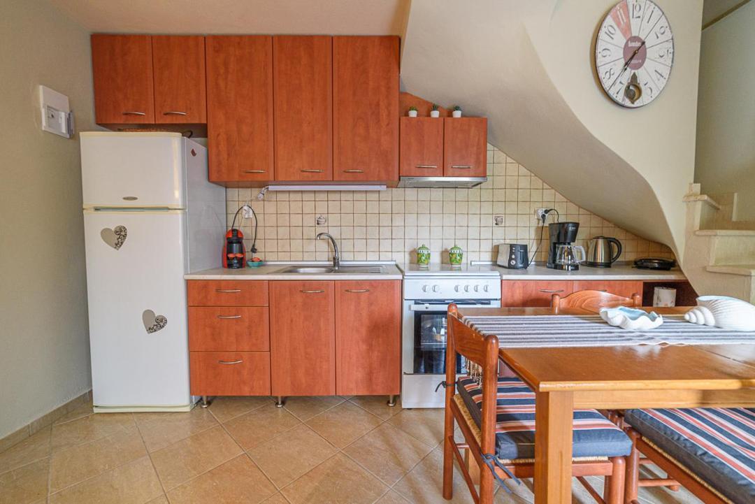 Small House With Garden & View Promirion Exterior photo
